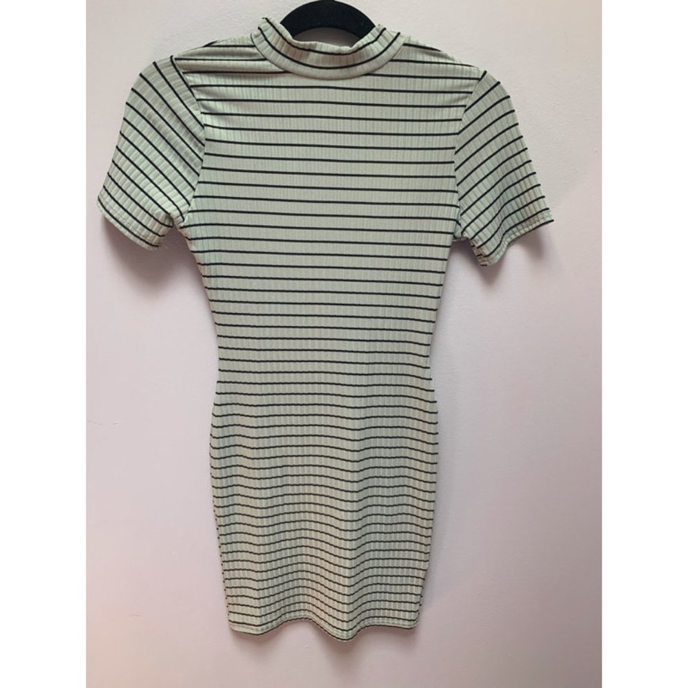 Bodycon, ribbed, high neck Missguided dress